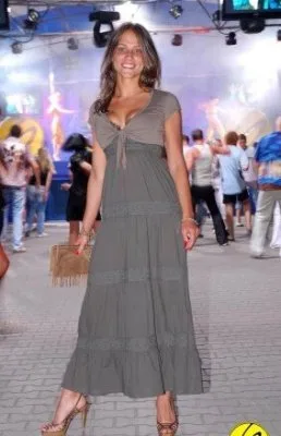 Jeune femme slave aux traits doux et à la peau claire